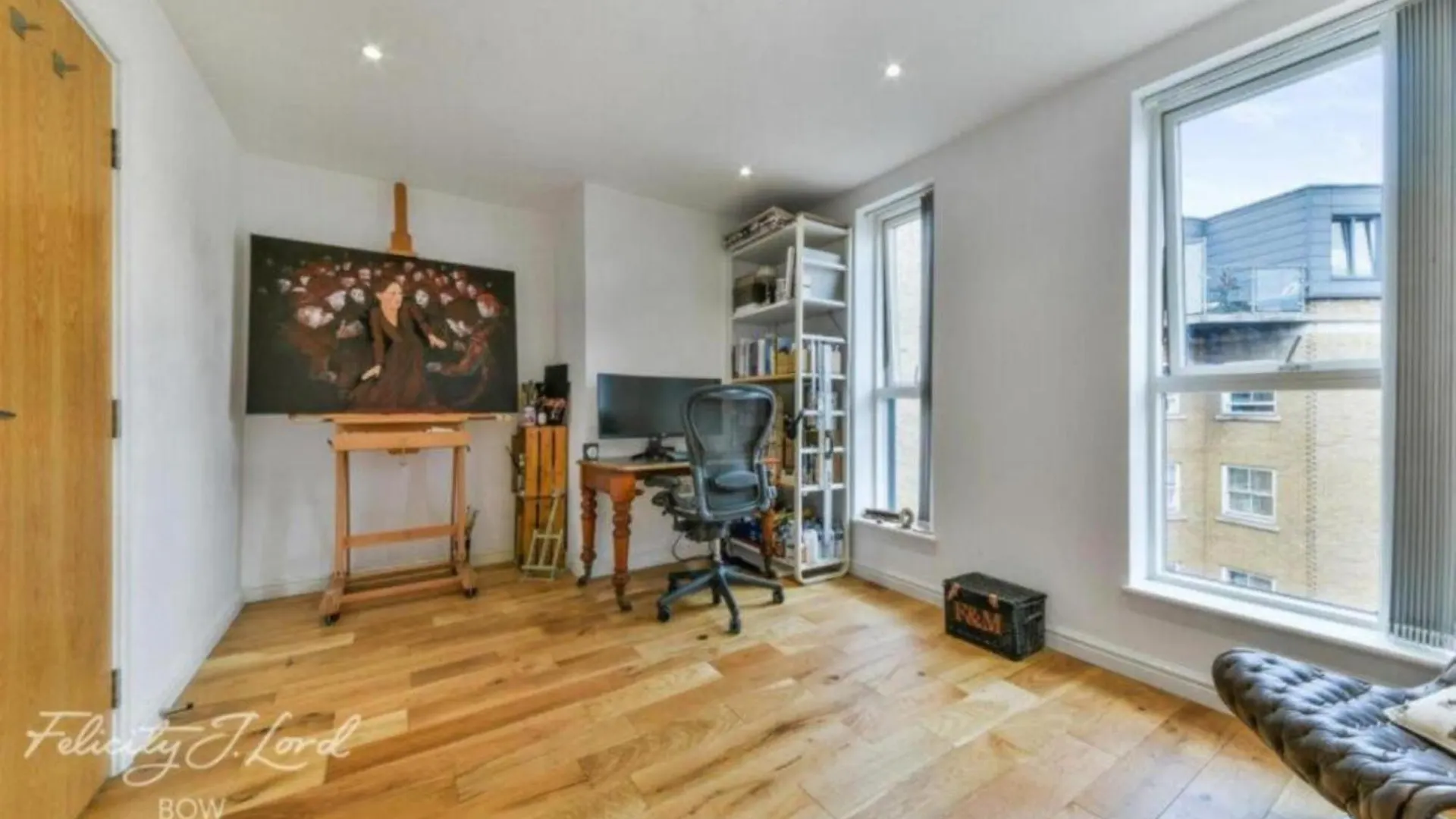 Spacious 2 Bedroom Apartment With Balcony London